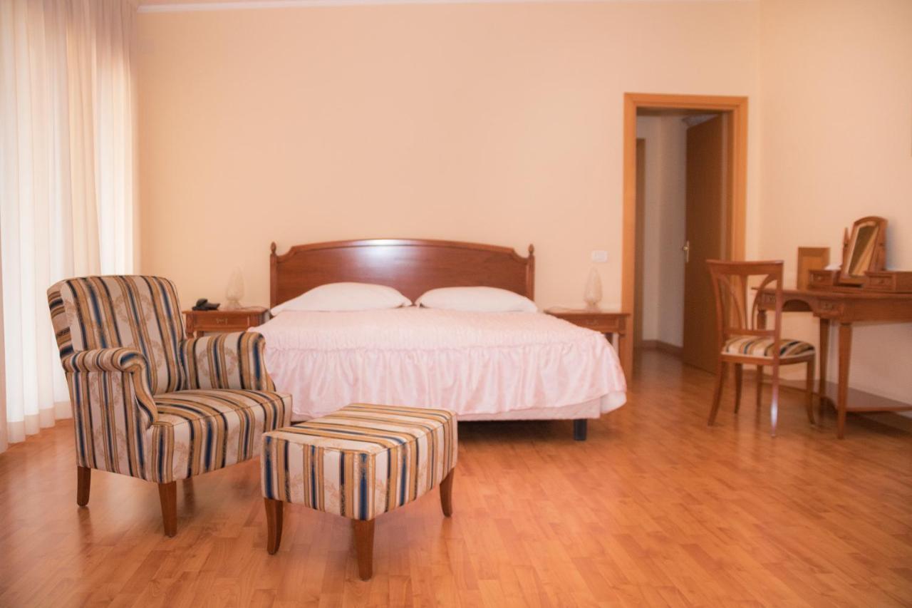 Ruggiero Park Hotel Валло-делла-Лукания Экстерьер фото