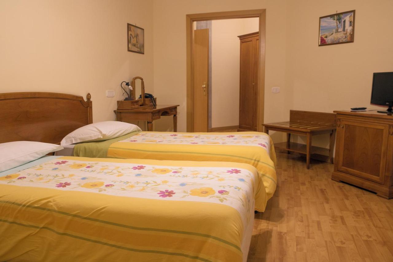 Ruggiero Park Hotel Валло-делла-Лукания Экстерьер фото