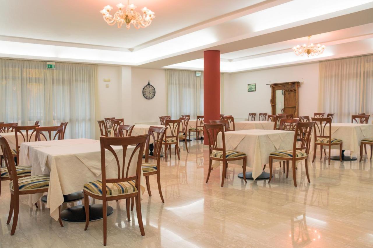 Ruggiero Park Hotel Валло-делла-Лукания Экстерьер фото